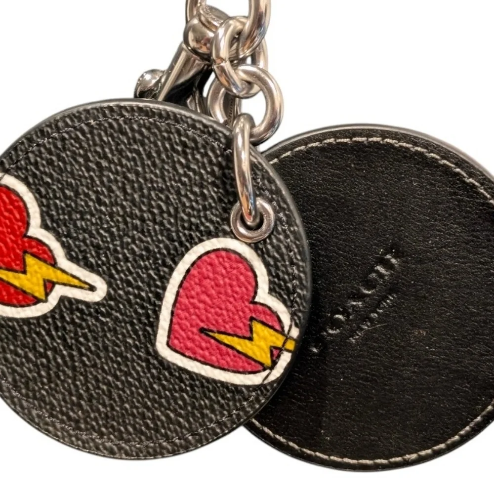 New Coach Mirror Heart Bolt Print Bag Charm keychain